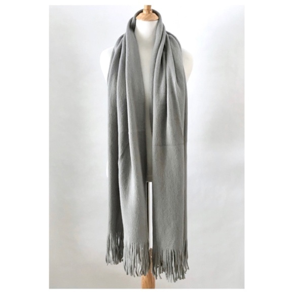 Steve Madden Grey Fringe Knit Wrap Muffler Scarf - Picture 3 of 9